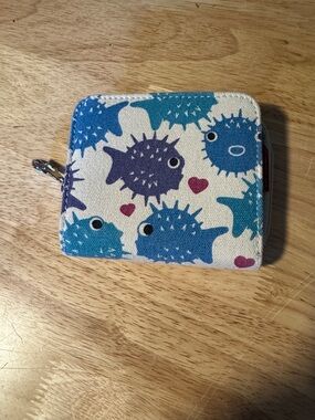 bungalow 360 Kids Zip Wallet in Blue, Teal, Purple with Pink Hearts